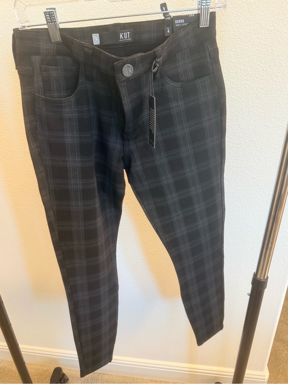 Kut from the Kloth Black Donna Ankle Skinny Pants